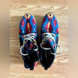 Arita Sneakers: Size 9